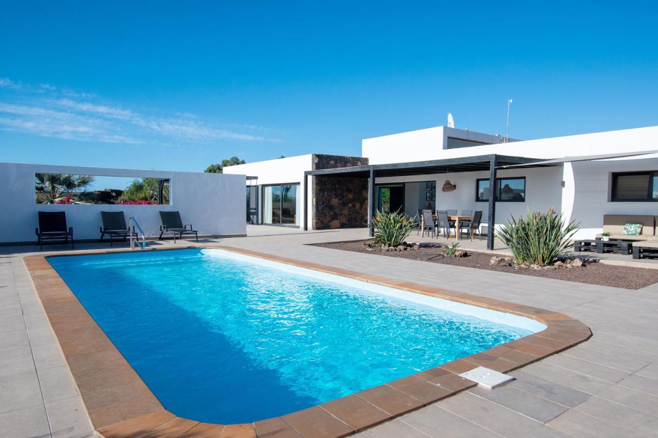 Villa Heated & Shared Pool Matriana 36a, North Shore