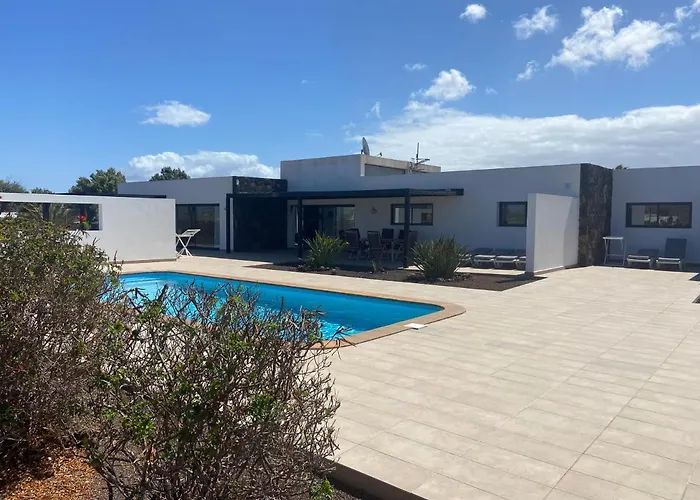 Heated & Shared Pool Villa Matriana 36A, North Shore Villas