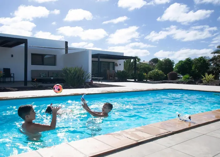 Heated & Shared Pool Villa Matriana 36A, North Shore Villas